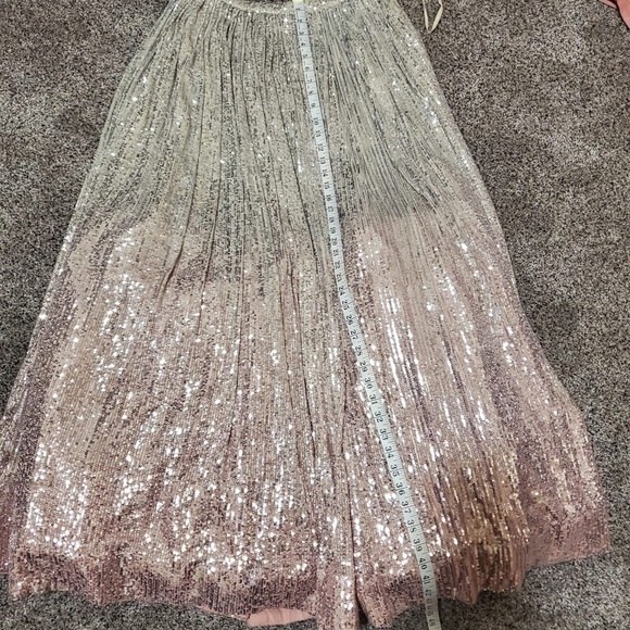 Indian outfit in blush pink and silver - Picture 15 of 16